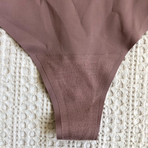 Skinny Girl smoothers & Shapers thong shape wear panties size large - Picture 4 of 5